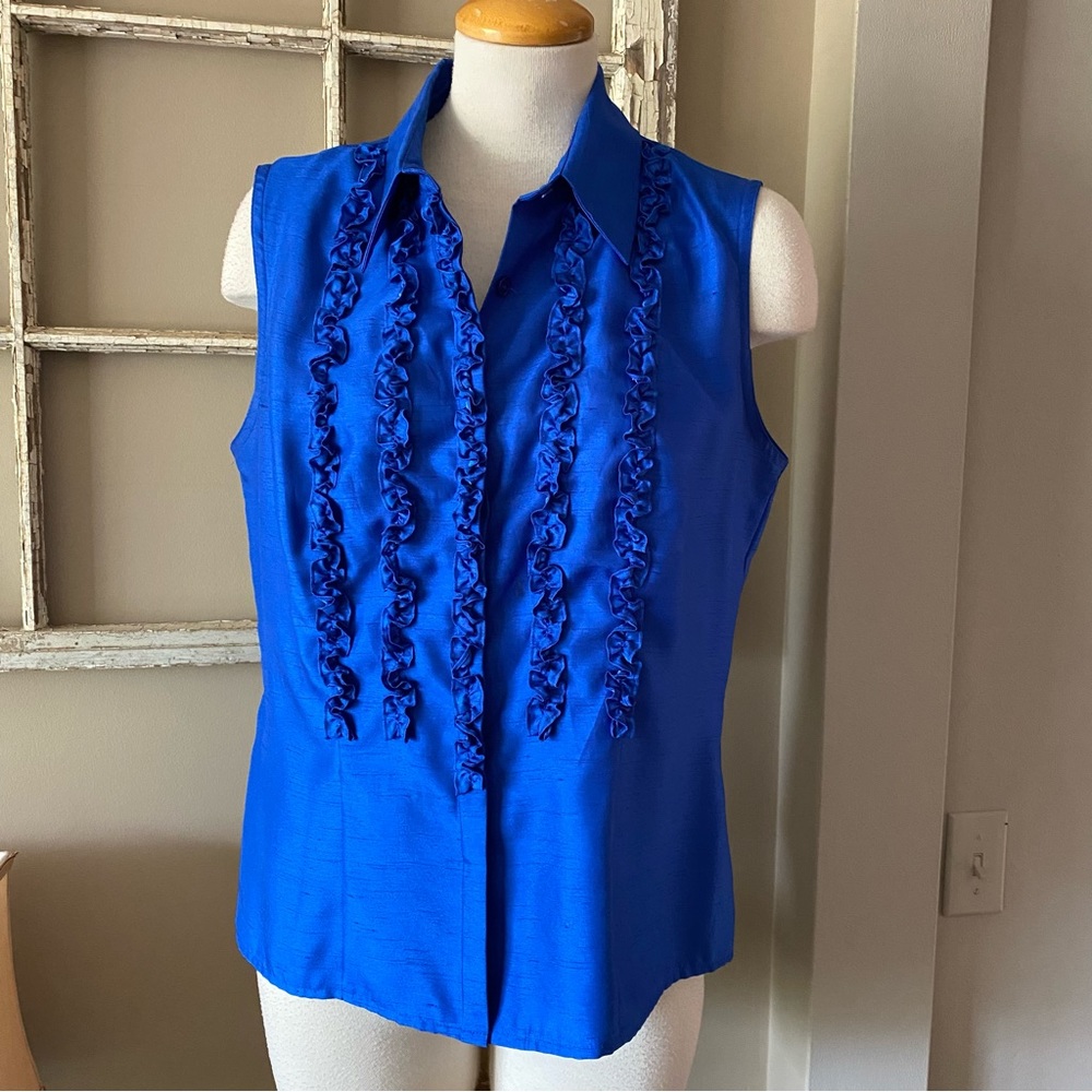 Pretty cobalt blue Sag Harbor sleeveless Blouse
